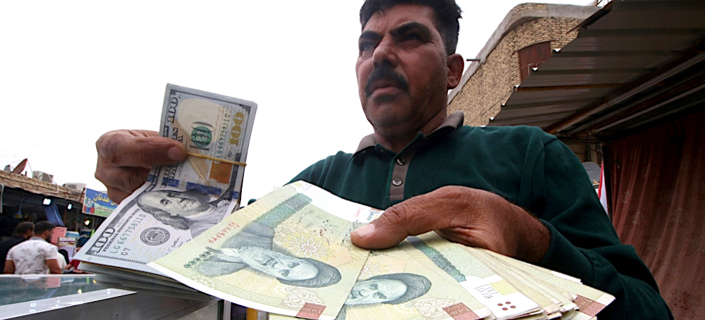 US Sanctions Cause the Iranian Currency to Lose Value