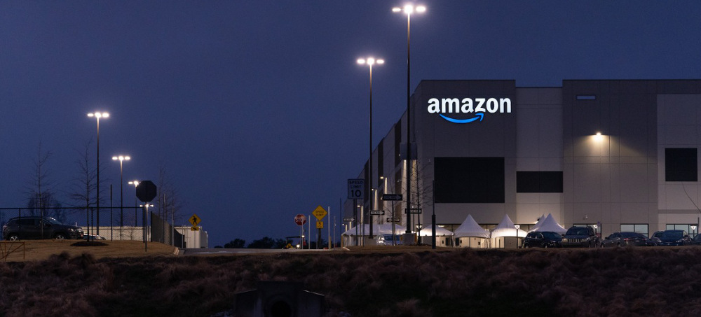 Capping Off a Year of Labor Action at Amazon, Warehouse Workers Walk Off the Job in Illinois