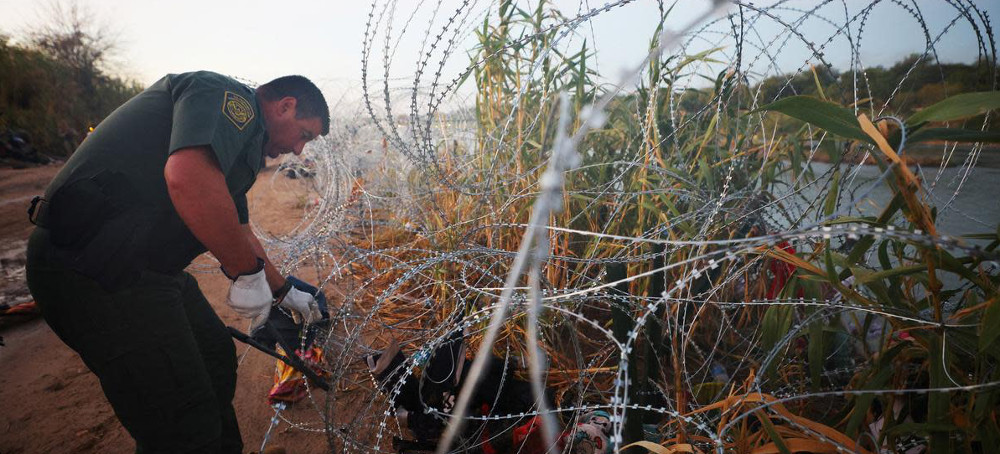 Texas Sues to Stop Border Patrol Agents From Cutting State’s Razor Wire at the Border