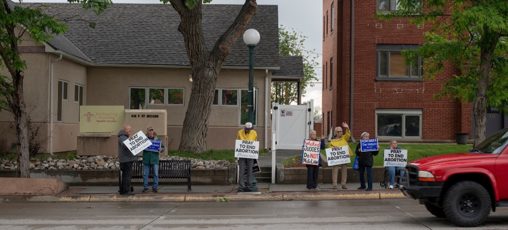 Wyoming Republicans’ Anti-abortion Bill Inadvertently Targets Chemotherapy and Surgeries